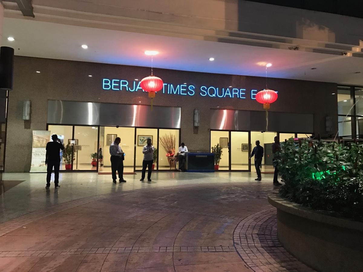Appartamento Times Square Kuala Lumpur By Luna Esterno foto